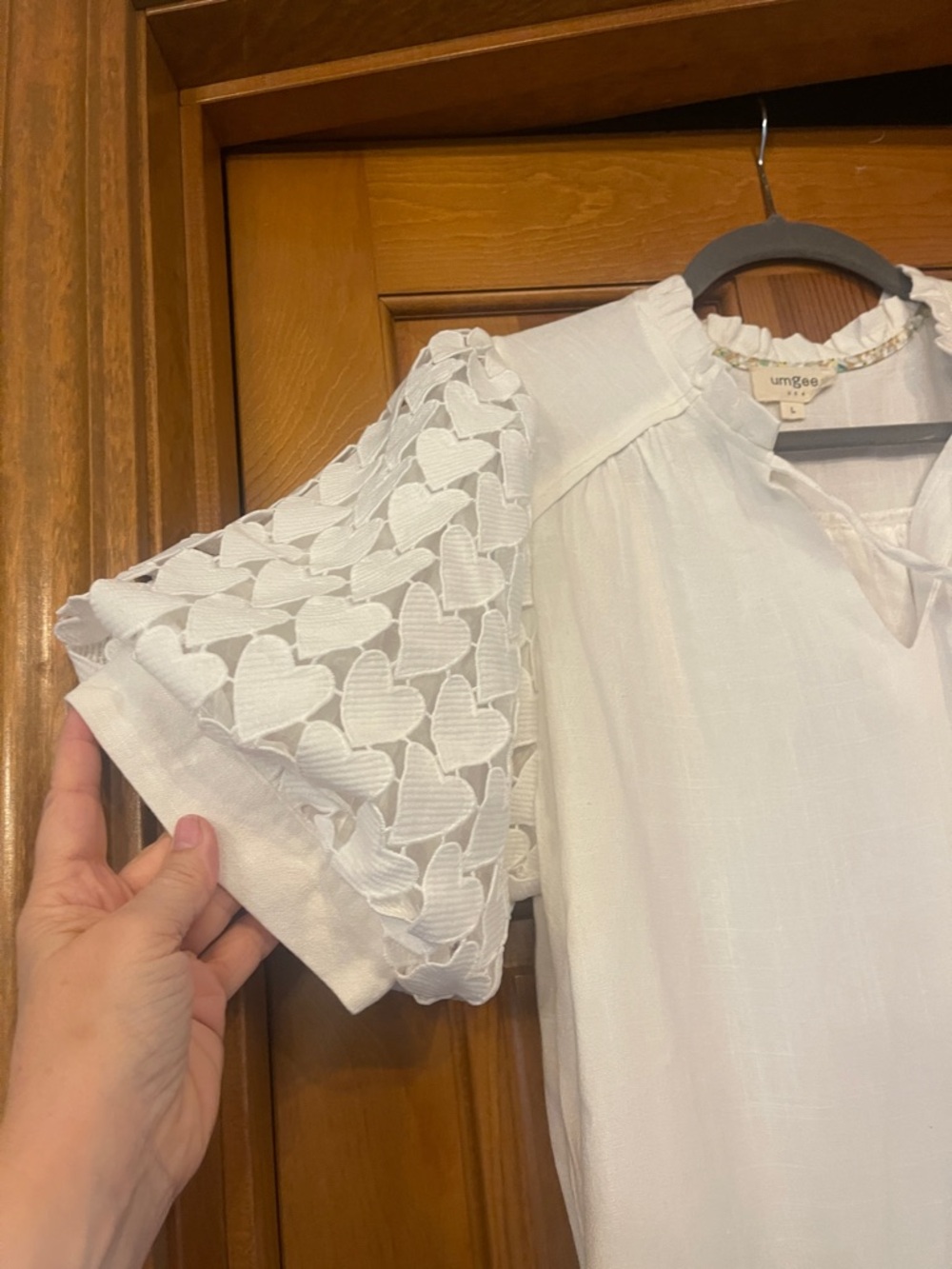 Umgee Ivory Linen Puff Sleeve Tie-Neck Top Size Large - Picture 3 of 10
